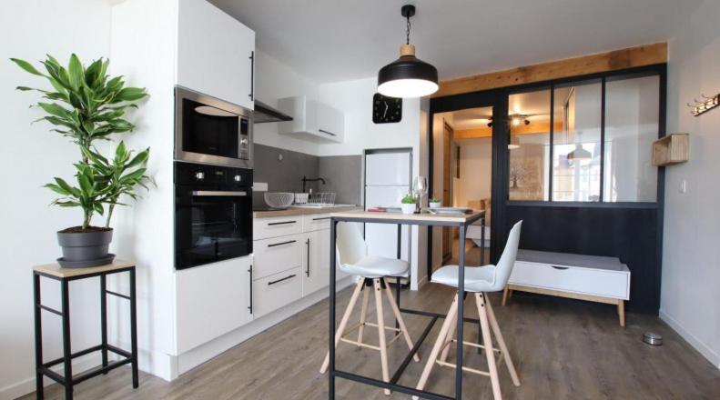 Ferienwohnung Le Saint Pierre Quartier Historique D'Oloron Sainte Marie Exterior foto